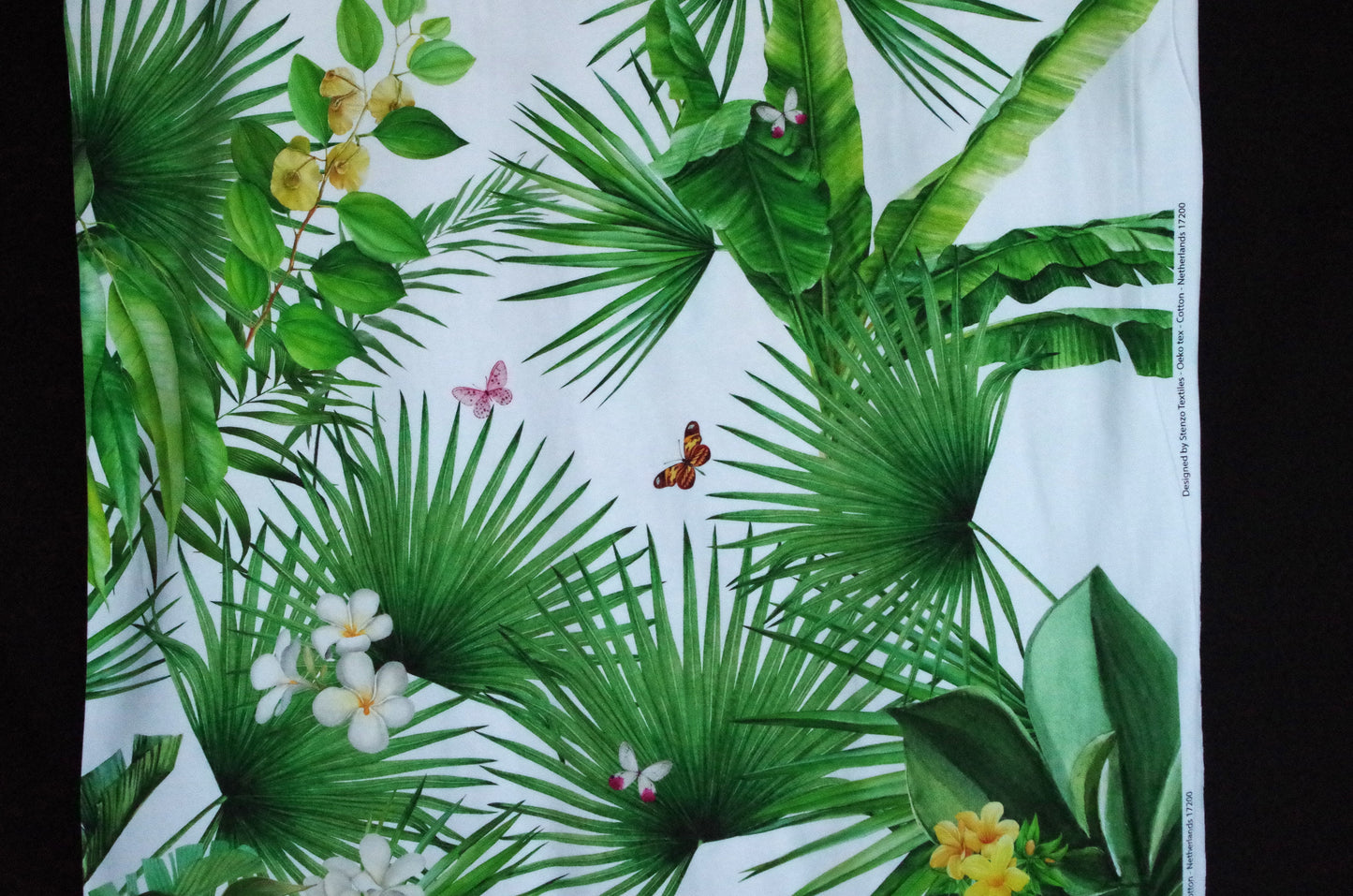 Panneau de tissu Stenzo 100 % coton Oeko-Tex - Girafe dans des feuilles sur fond blanc - 152 x 119 cm