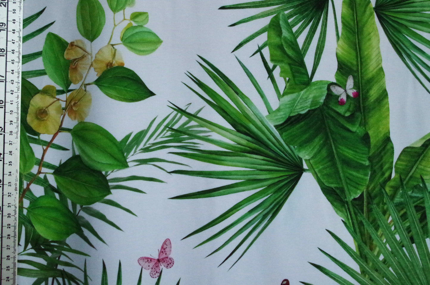 Panneau de tissu Stenzo 100 % coton Oeko-Tex - Girafe dans des feuilles sur fond blanc - 152 x 119 cm