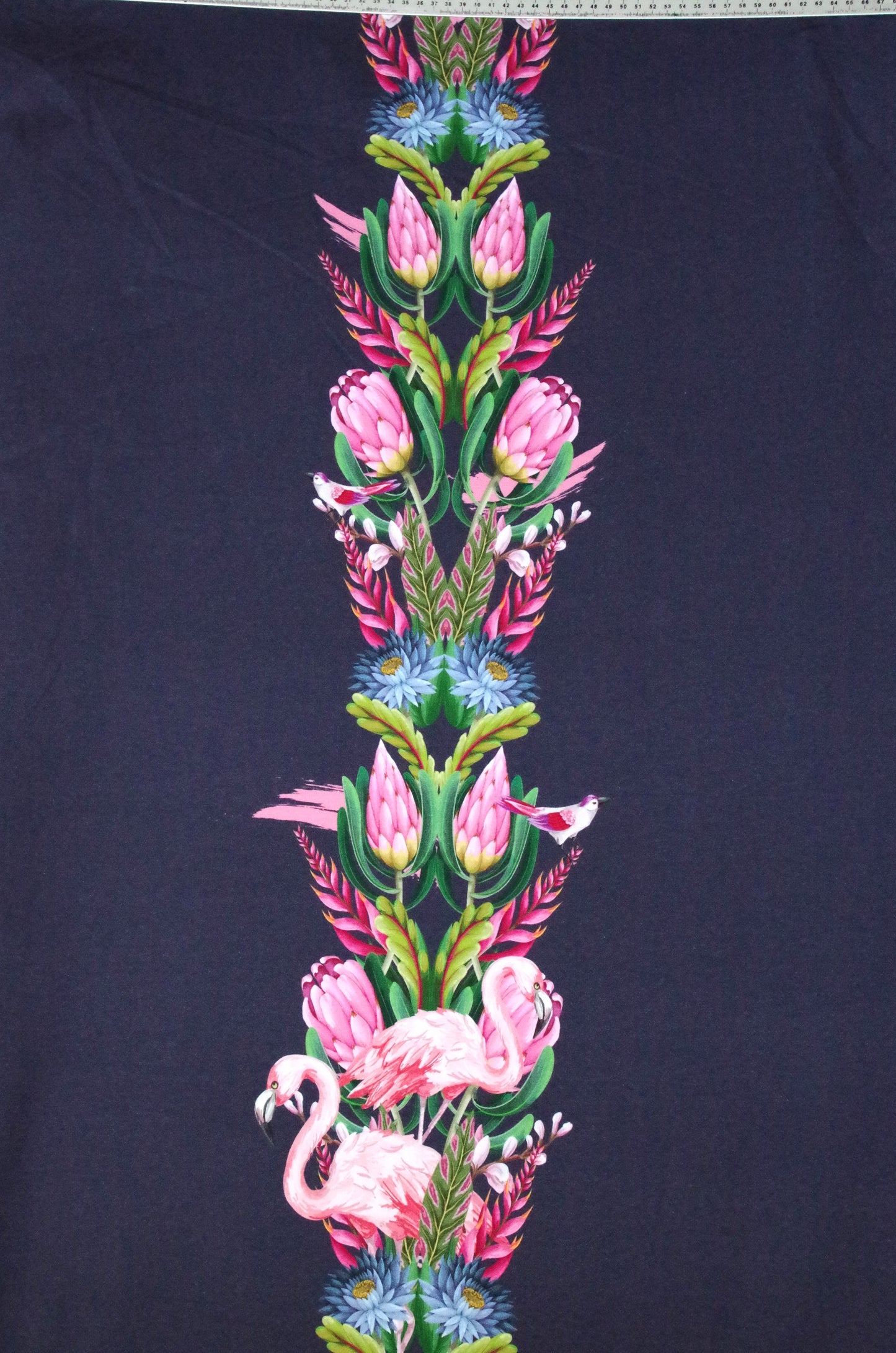 Panneau en tissu Stenzo 100 % coton Oeko-Tex - Flamant rose sur bleu marine - 152 x 119 cm