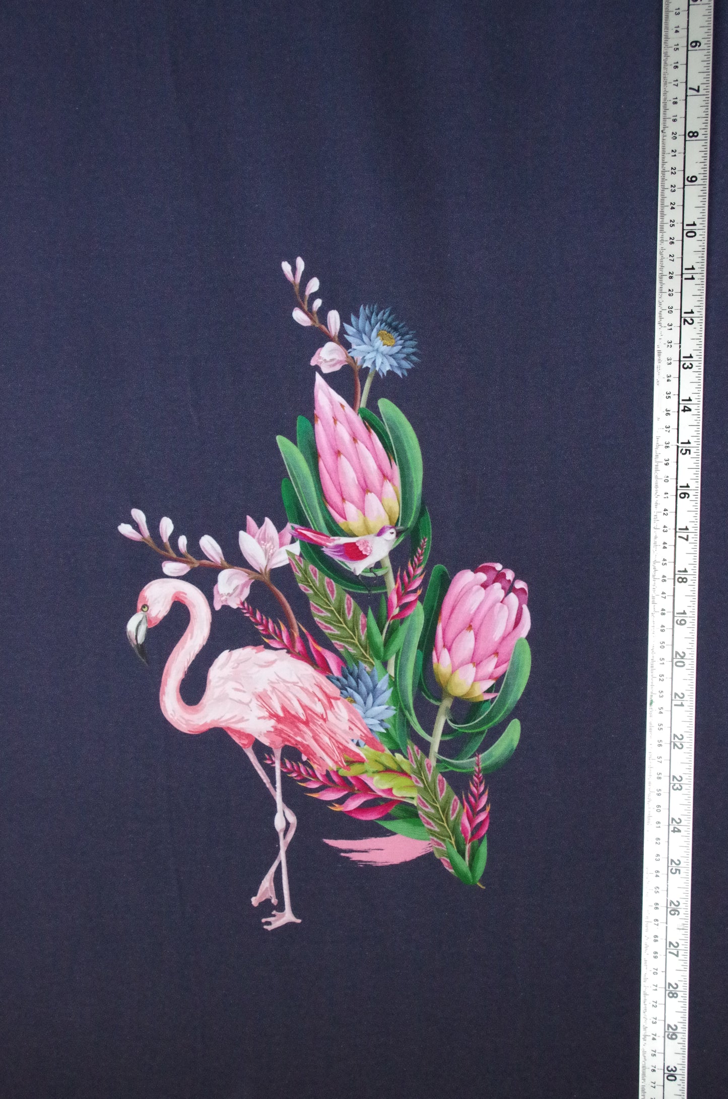Panneau en tissu Stenzo 100 % coton Oeko-Tex - Flamant rose sur bleu marine - 152 x 119 cm